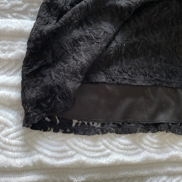 Little black lace dress - Picture 4 of 6